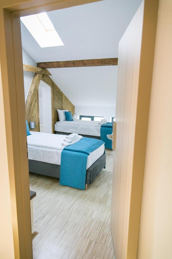 May Residence Dumbravita  Luaran gambar