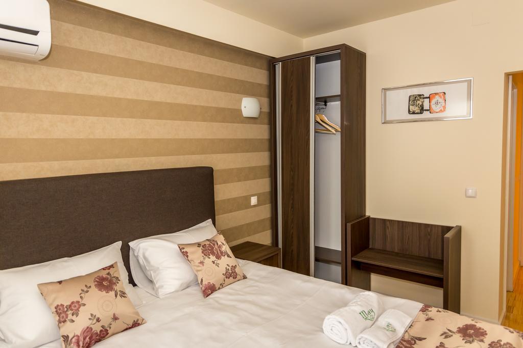 May Residence Dumbravita  Luaran gambar