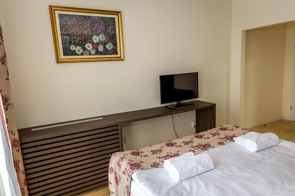 May Residence Dumbravita  Luaran gambar